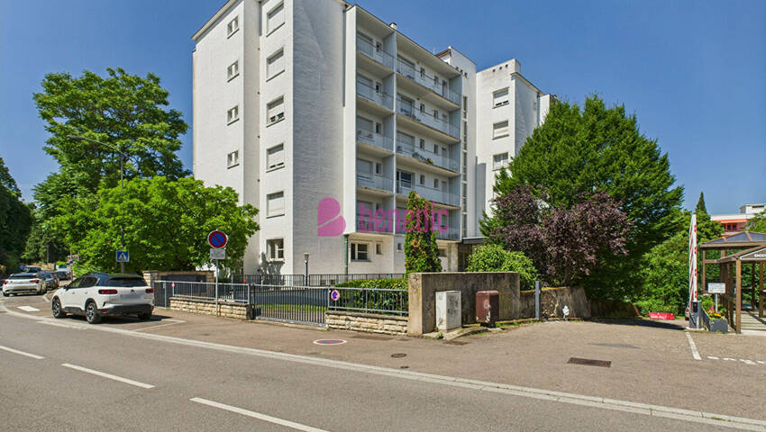 56875297a - Attribut alt par défaut.