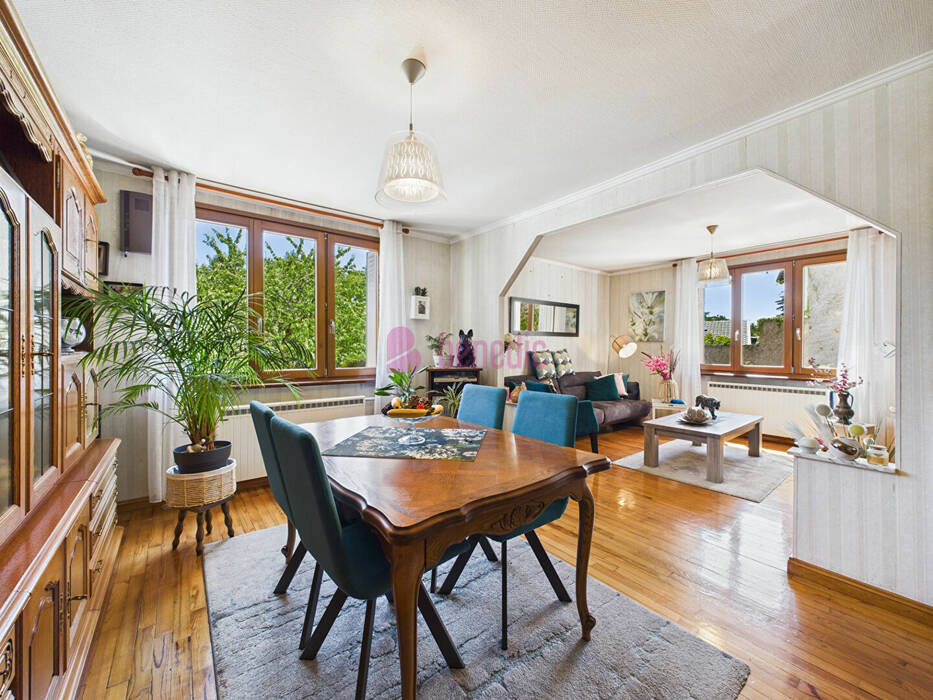 55022599b - Attribut alt par défaut.