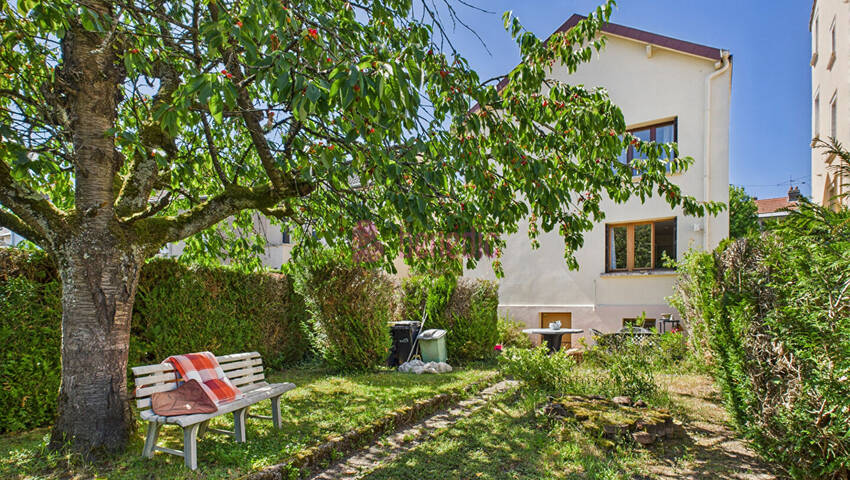 55022599d - Attribut alt par défaut.