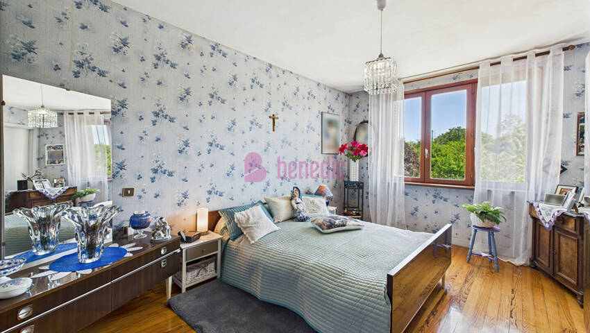 55022599l - Attribut alt par défaut.