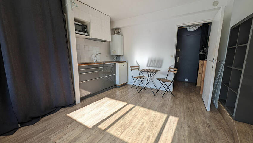 58353096a - Attribut alt par défaut.