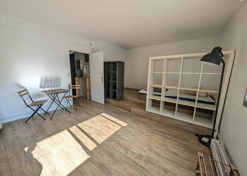 58353096c - Attribut alt par défaut.