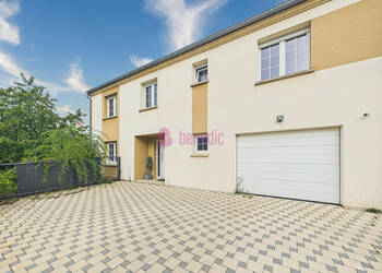 58809070c - Attribut alt par défaut.