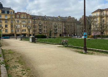 58318914c - Attribut alt par défaut.