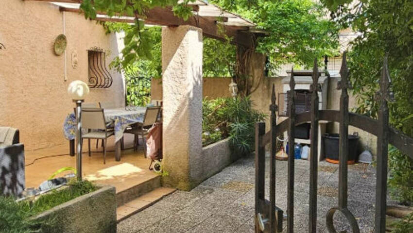 58823459d - Attribut alt par défaut.