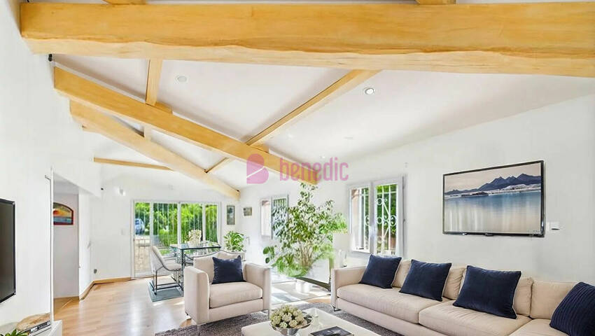 58823459f - Attribut alt par défaut.