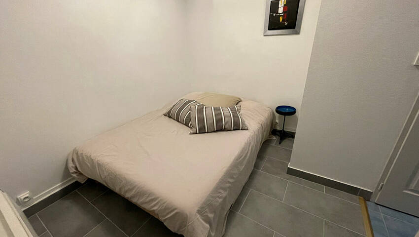 58834535b - Attribut alt par défaut.