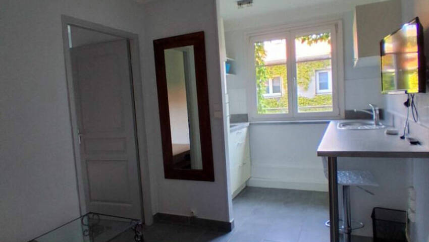 58834535c - Attribut alt par défaut.