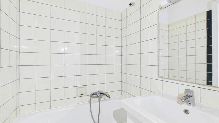 4254728b - Attribut alt par défaut.