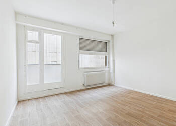 4254728b - Attribut alt par défaut.