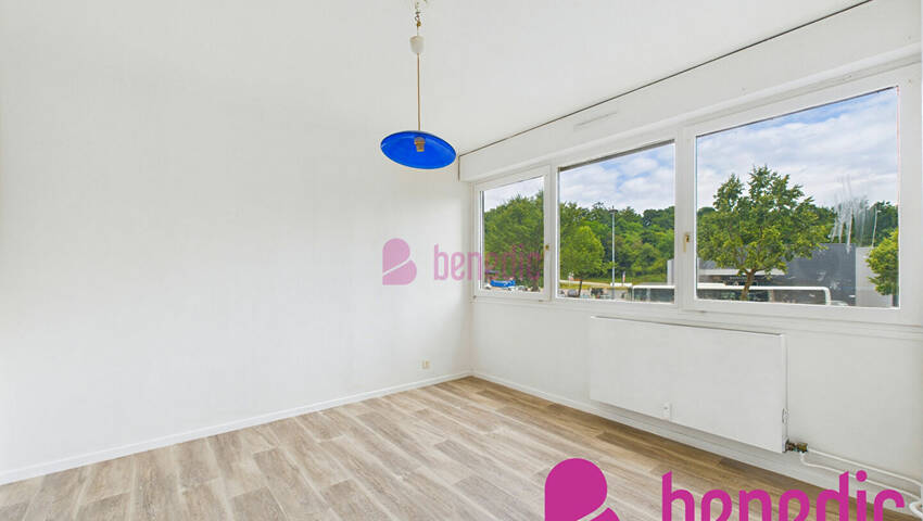 58848582b - Attribut alt par défaut.