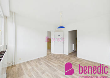 58848582c - Attribut alt par défaut.