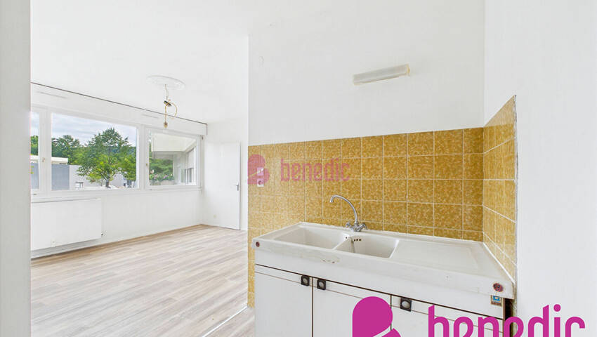 58848582l - Attribut alt par défaut.