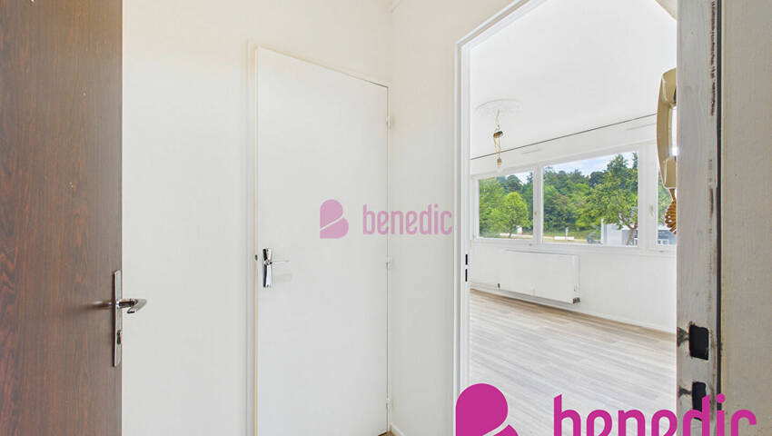 58848582m - Attribut alt par défaut.