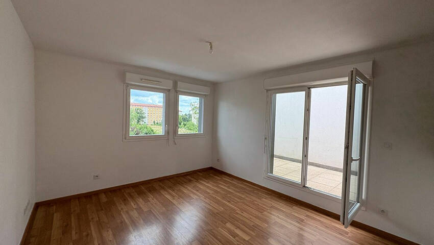 58848901b - Attribut alt par défaut.