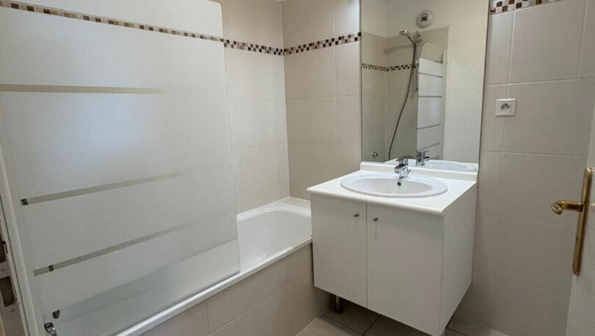 58848901g - Attribut alt par défaut.