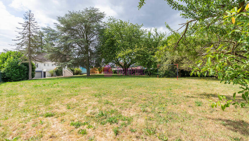 57692131c - Attribut alt par défaut.