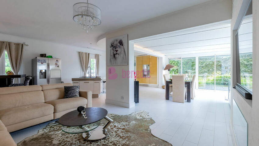 57692131d - Attribut alt par défaut.