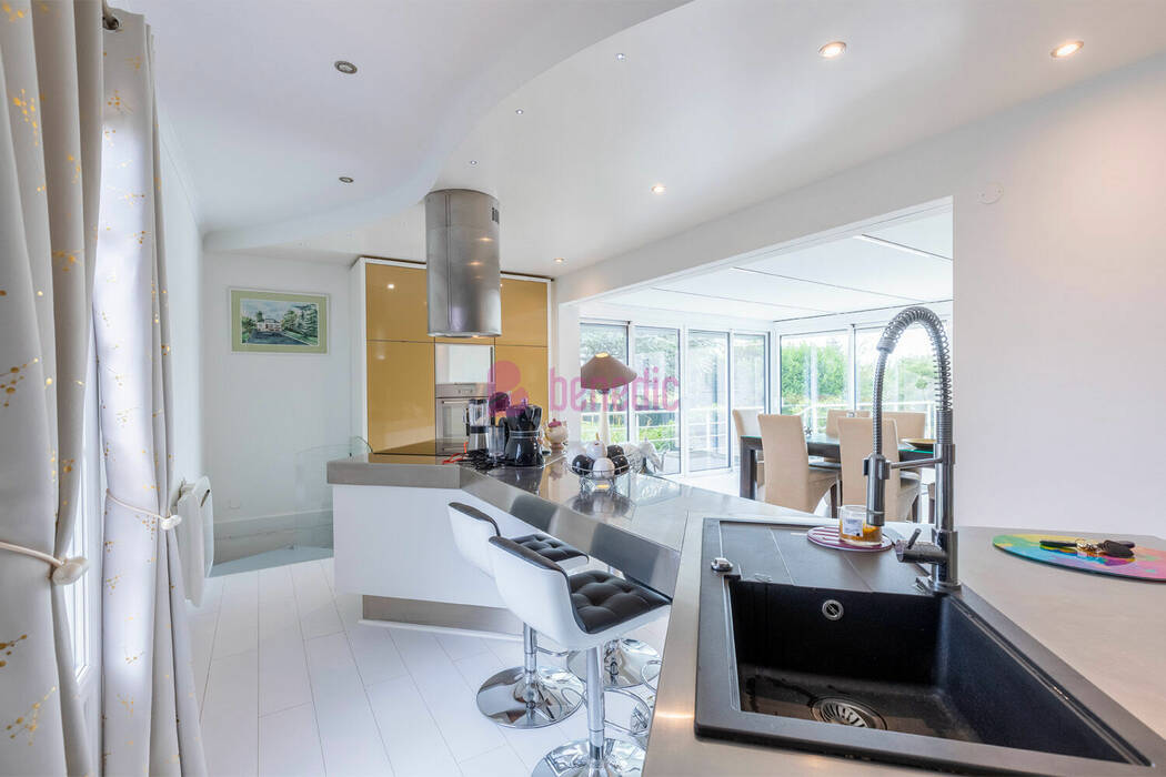 57692131e - Attribut alt par défaut.