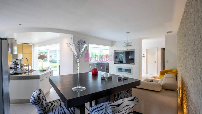 57692131f - Attribut alt par défaut.