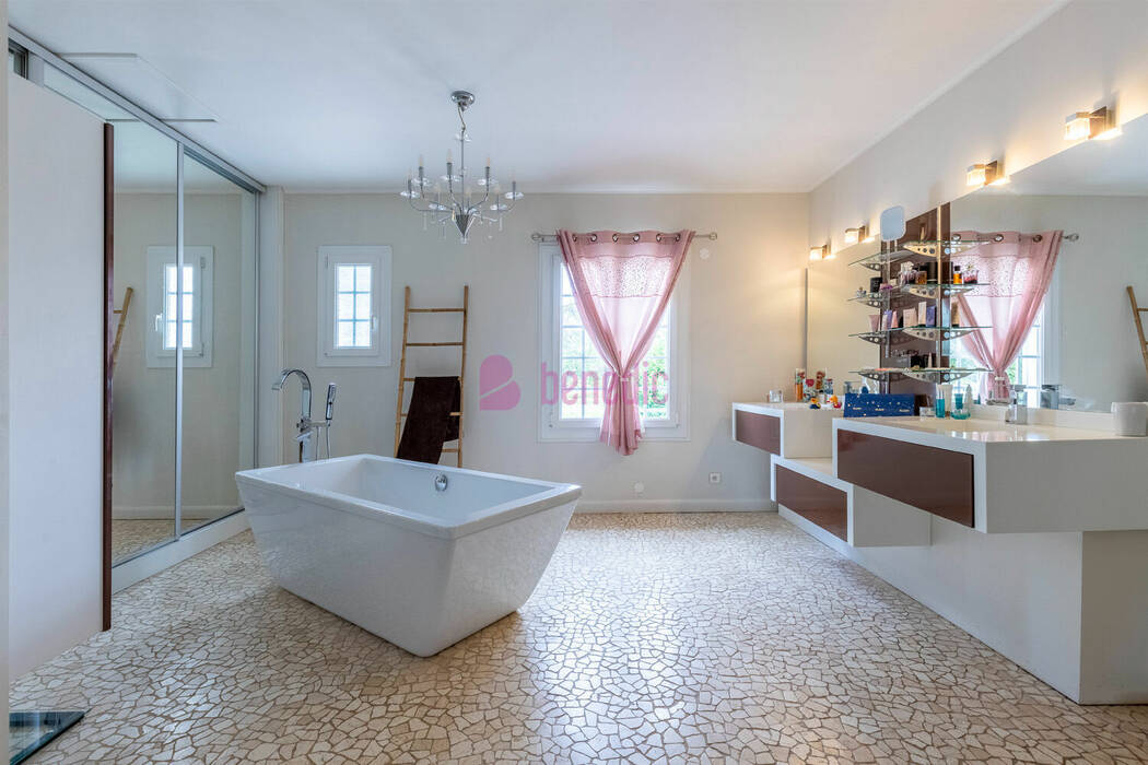 57692131l - Attribut alt par défaut.