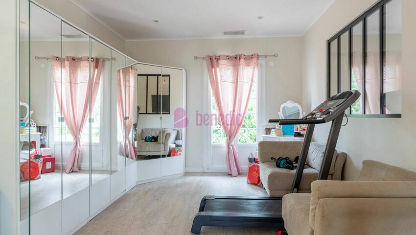 57692131m - Attribut alt par défaut.