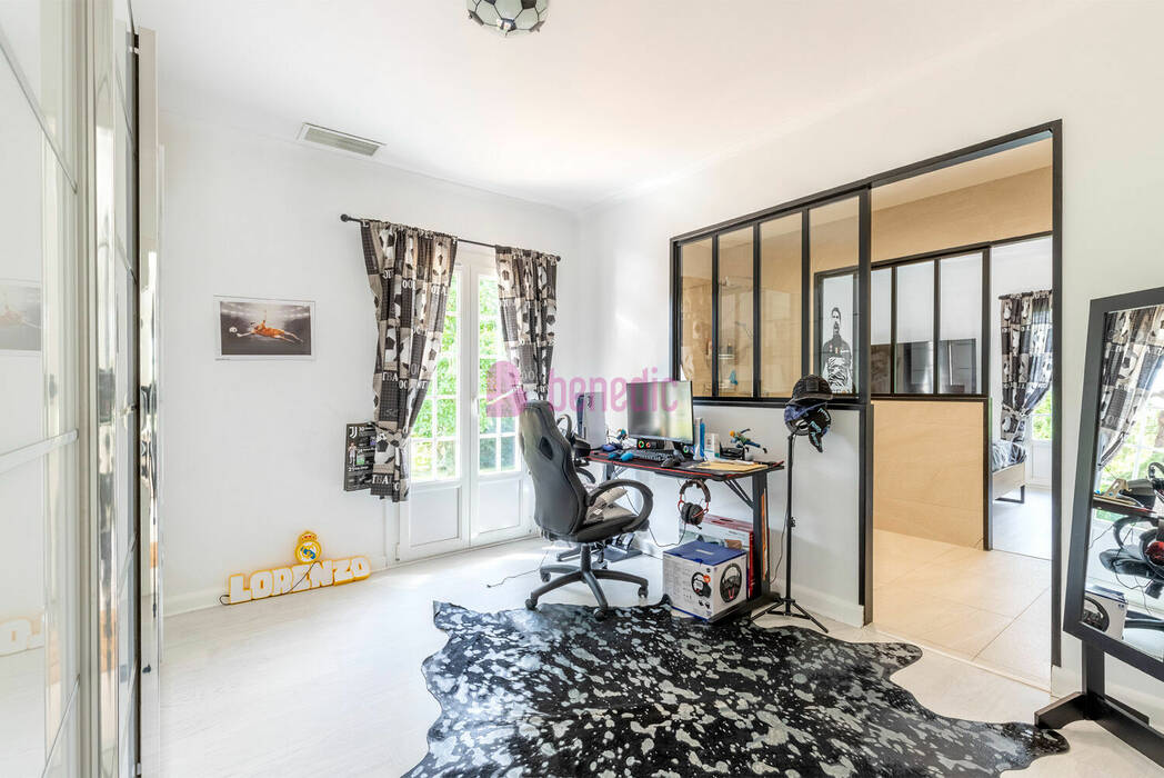 57692131n - Attribut alt par défaut.