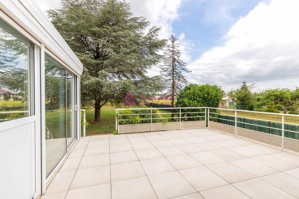 57692131s - Attribut alt par défaut.