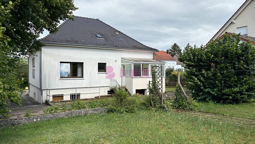 58807678c - Attribut alt par défaut.