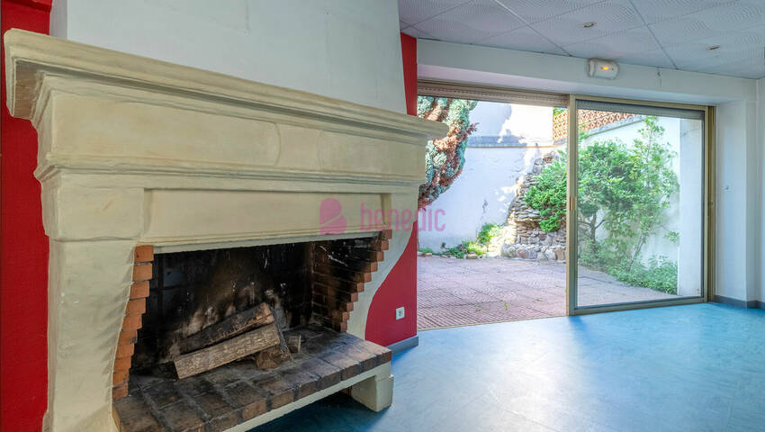 58411903b - Attribut alt par défaut.