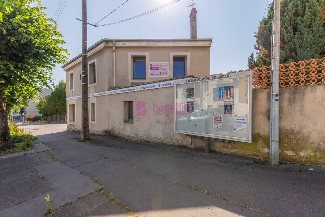 58411903c - Attribut alt par défaut.