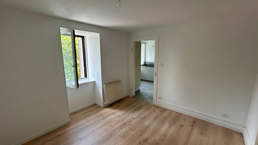 57169791b - Attribut alt par défaut.