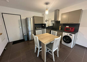 58967794c - Attribut alt par défaut.