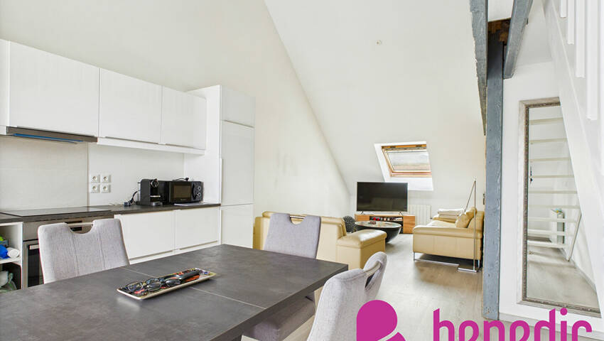 59033744b - Attribut alt par défaut.