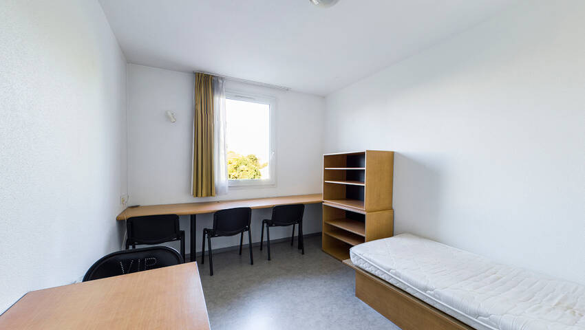 35173849b - Attribut alt par défaut.