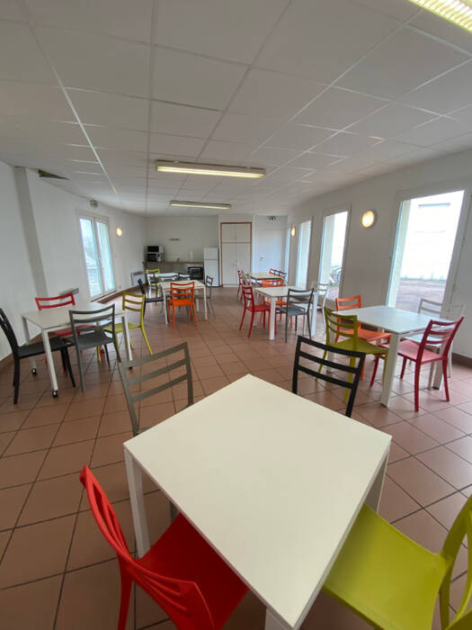 35173849f - Attribut alt par défaut.