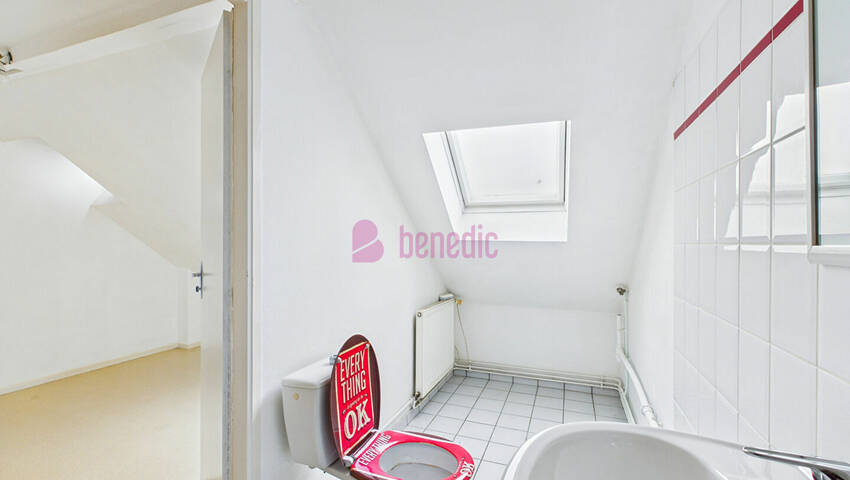 4254514f - Attribut alt par défaut.