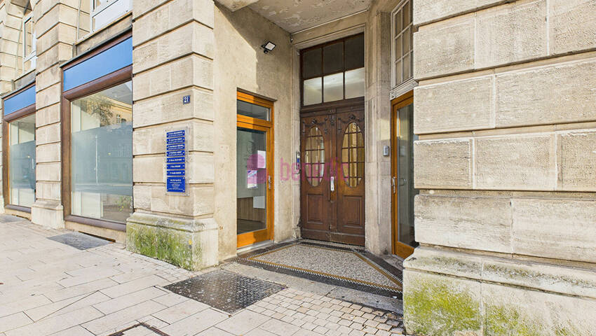 4254514g - Attribut alt par défaut.