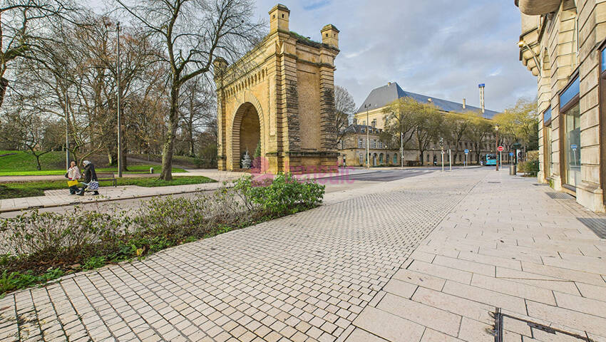 4254514h - Attribut alt par défaut.