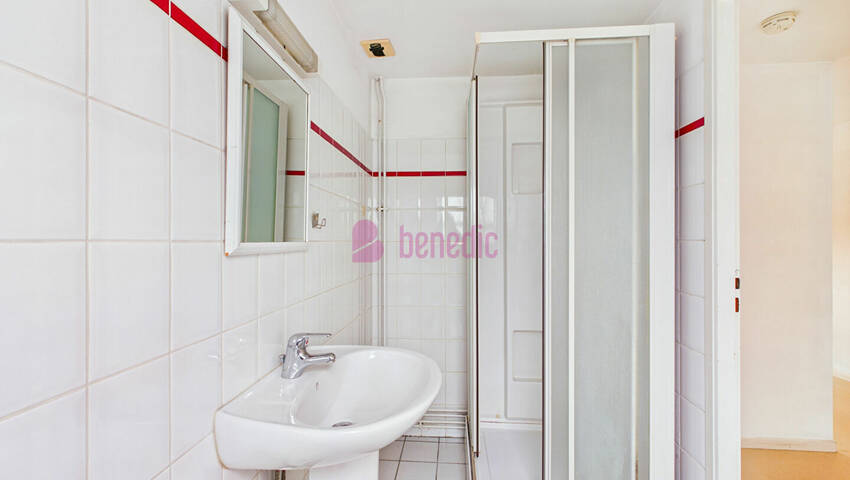 4254514g - Attribut alt par défaut.