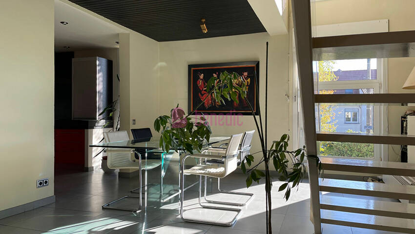 59073189d - Attribut alt par défaut.