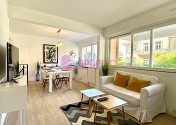 59033265c - Attribut alt par défaut.