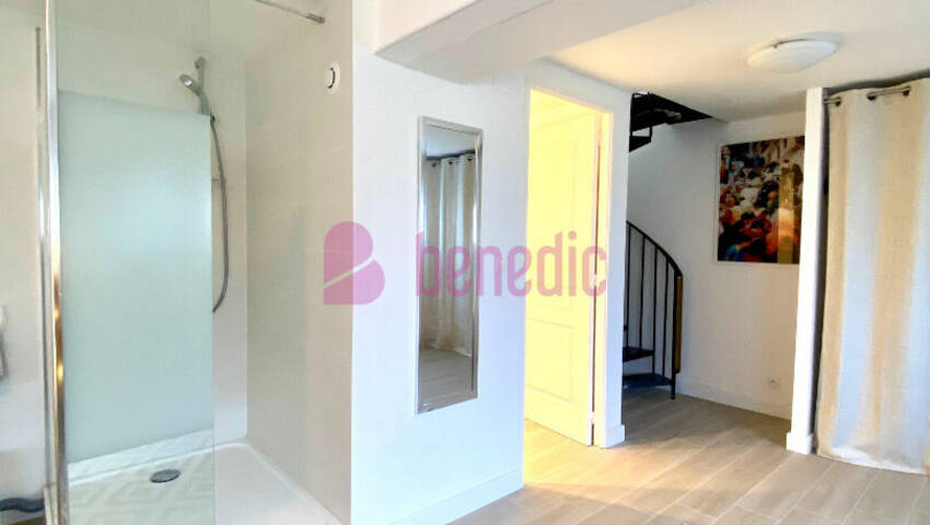 59033265u - Attribut alt par défaut.