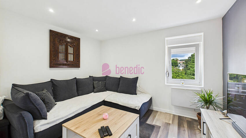 58939581b - Attribut alt par défaut.