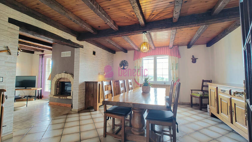 59086257b - Attribut alt par défaut.