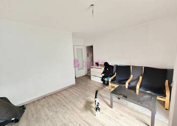 59089031b - Attribut alt par défaut.