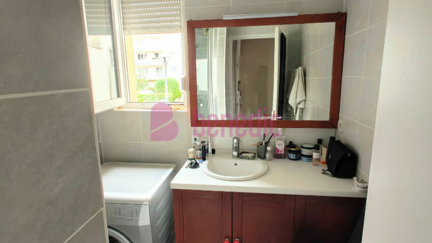 59089031c - Attribut alt par défaut.