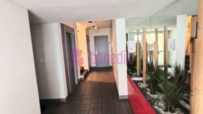 59089031d - Attribut alt par défaut.