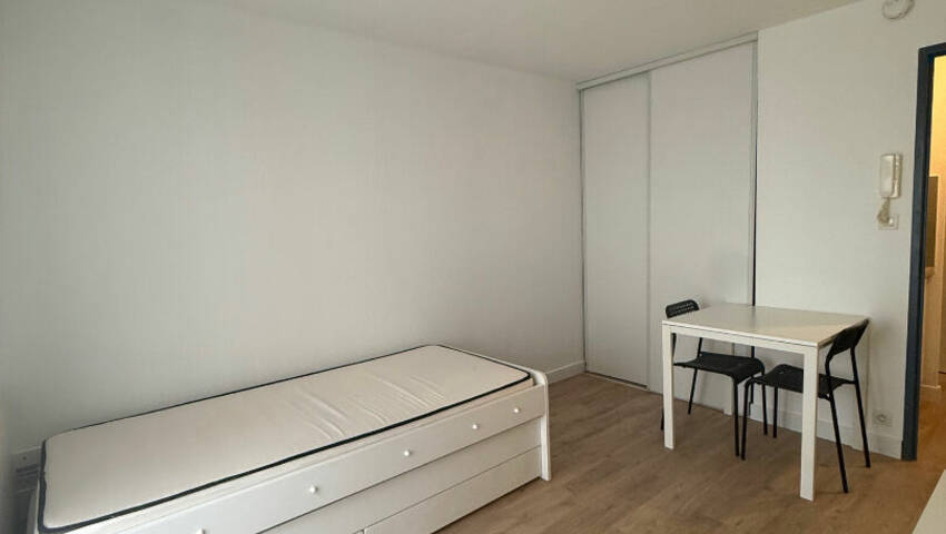 59113504c - Attribut alt par défaut.