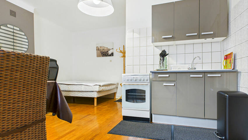 4247710b - Attribut alt par défaut.